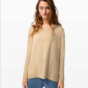 Lululemon back in action long sleeve top in trench size 14
